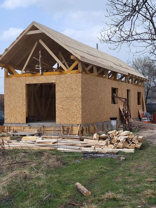 Montaj acoperișuri și reparații de urgență dulgherie