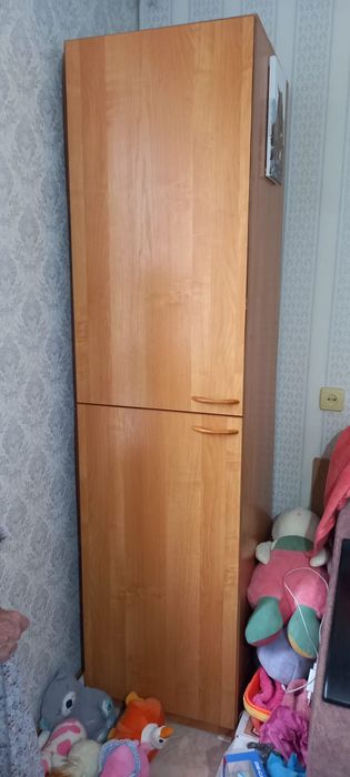 Продам шкаф пенал