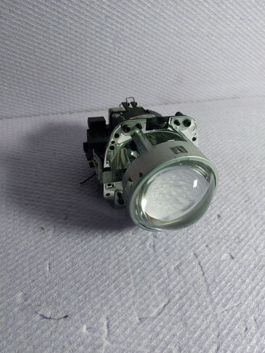 Lupa far dreapta bixenon BMW E90 E91 Facelift