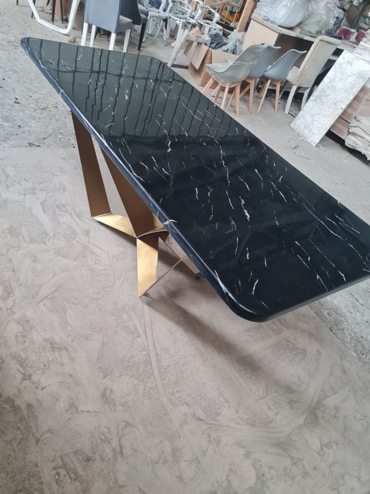 Стол кухонный  натуральный камень