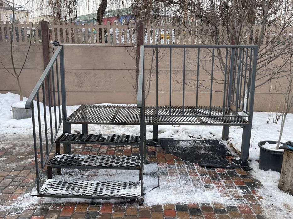 Крыльцо металлическое