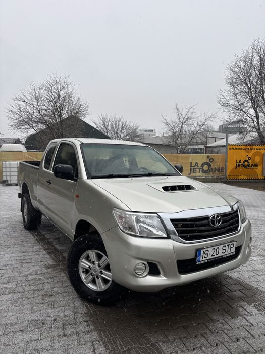 Toyota Hilux ExtraCab 2014 motor 2.5 manuala