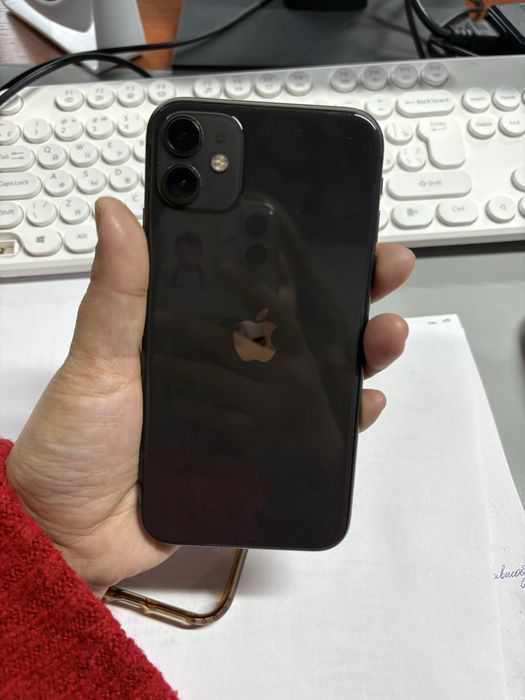 Продам Iphone 11