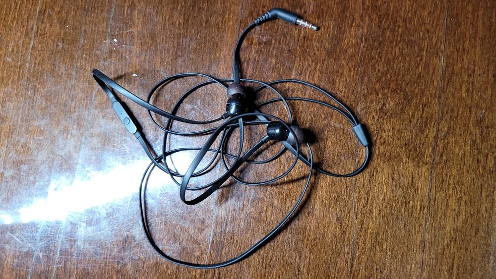 Проводные наушники JBL