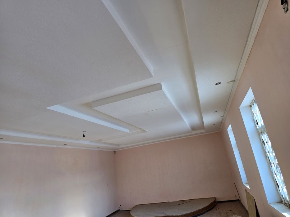 Noturar bino sotiladi