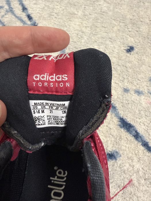 Продам кроссовки для девочки adidas