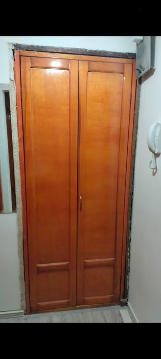 Двери деревянные в отличном состояний