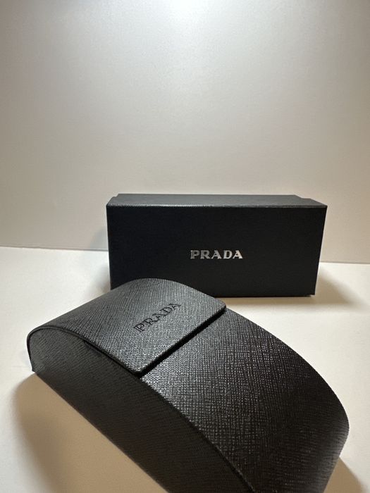 Слънчеви очила Prada