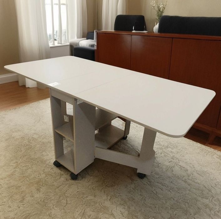 Продам мобильный стол книжка