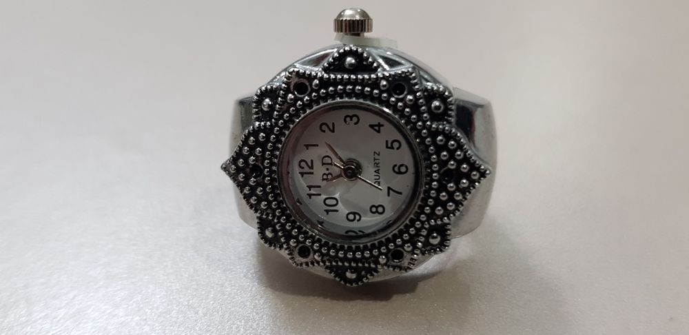 Ceasuri de mînă diverse