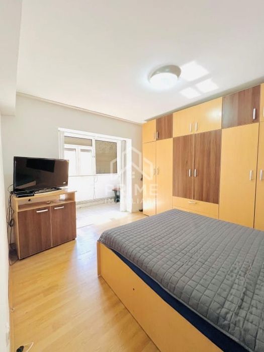 Închiriez apartament