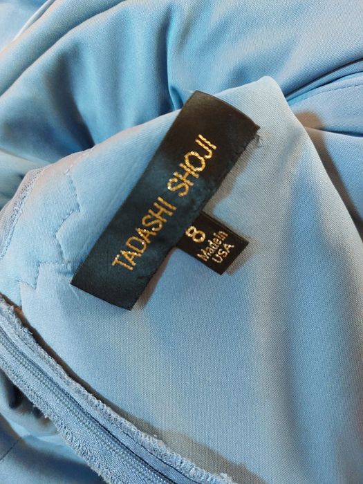 Срочно продам платья вечерние