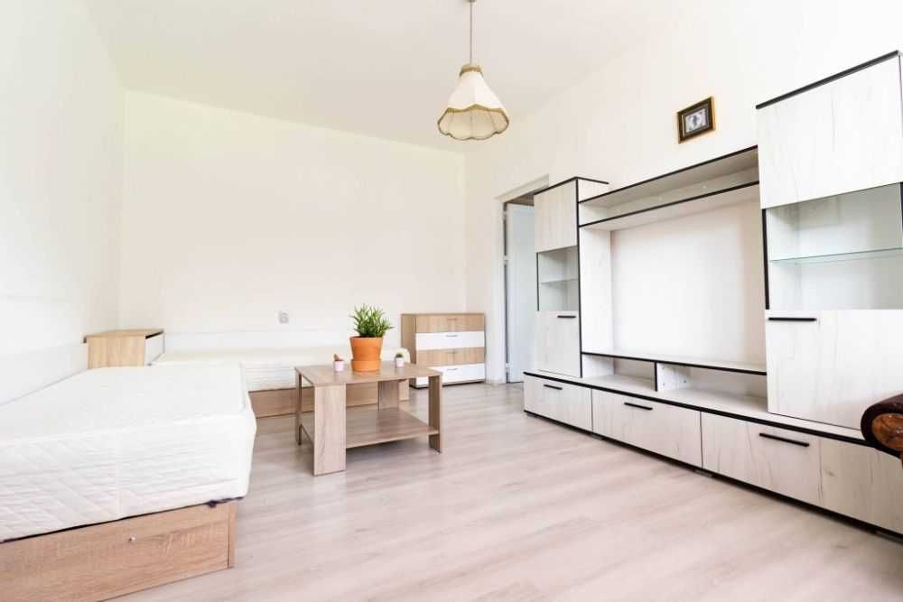 Дава се под наем Двустаен апартамент в София, Младост 1 - 68 кв.м за 398.82 € - Снимка #1