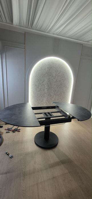 Masa rotunda extensibila neagra!