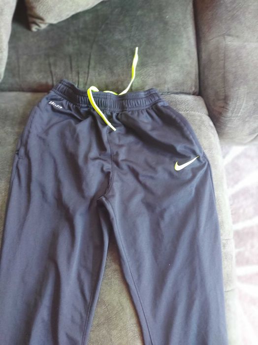 Дамски дънки на ZARA