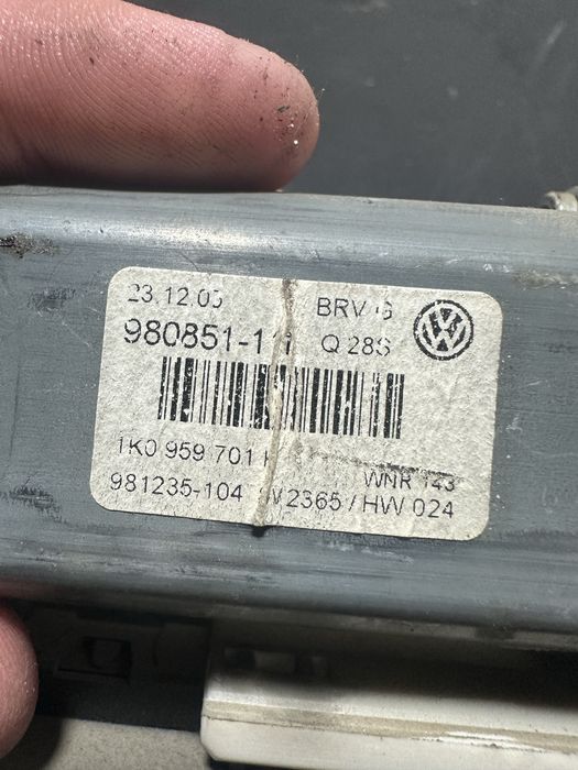 Motoras macara geam stanga fata Volkswagen Vw Passat B6 1K0959793G