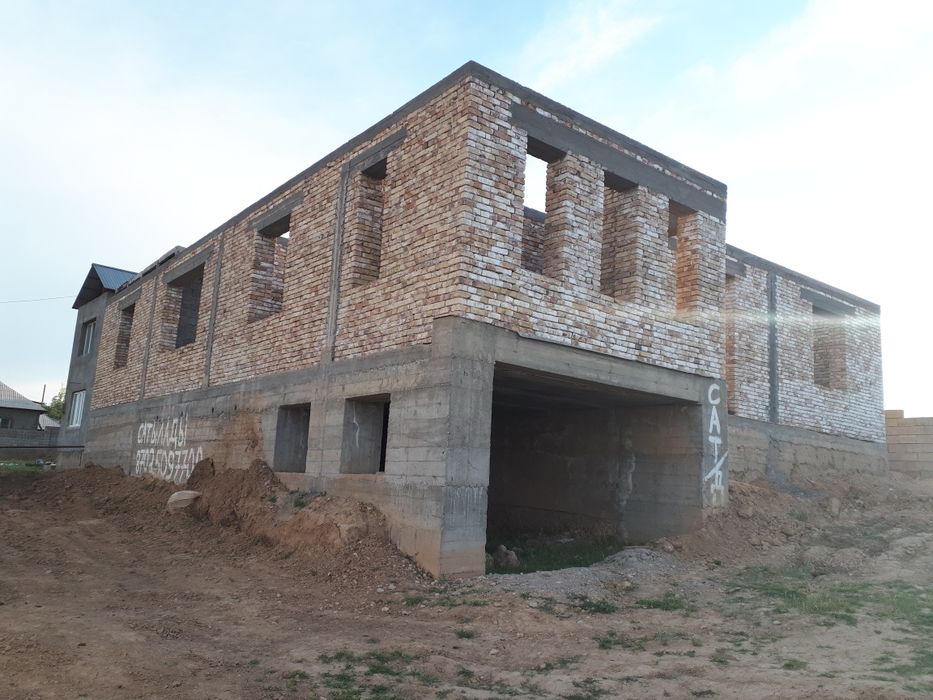 Дом продам недостроенно