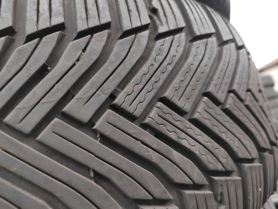2бр Зимни гуми 215 60 16 - Michelin - DOT 2023 -