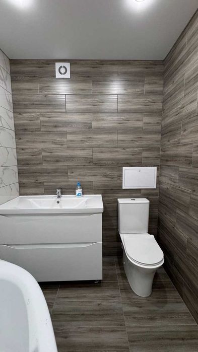 Продам 3 ком. 2 Этаж, Ленина 38, с ремонтом