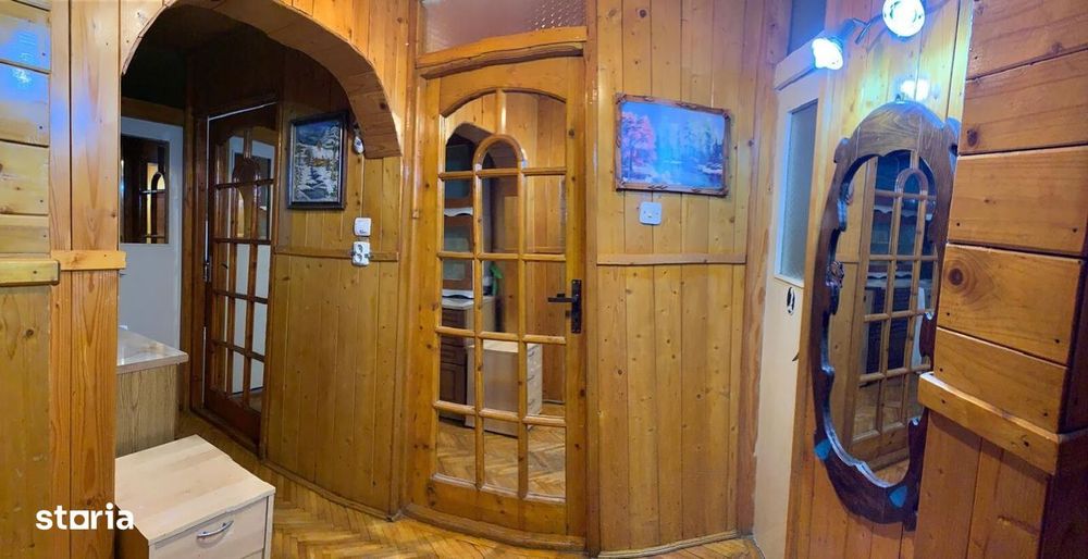 Apartament de vanzare, cu 3 camere, mobilat si utilat, in zona Dambovi