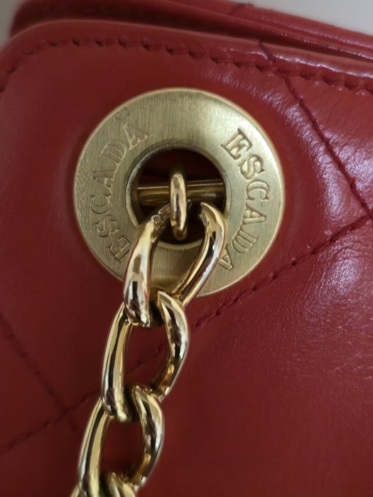 Escada оригинална дамска чанта от естествена кожа