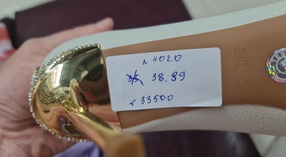 Продаётся шикарные туфли в молочном цвете в 38 размере