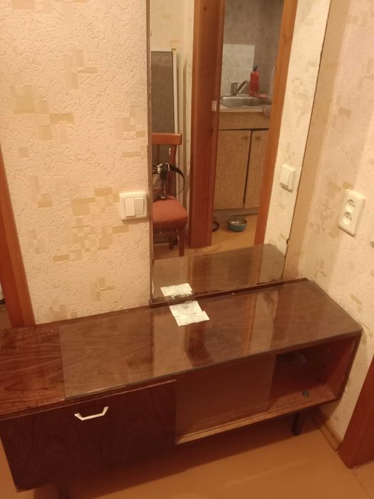 Отдам бесплатно кровать и трюмо