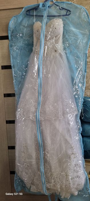 Продам срочно  свадебное платье