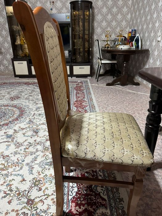 Продам стол со стульями