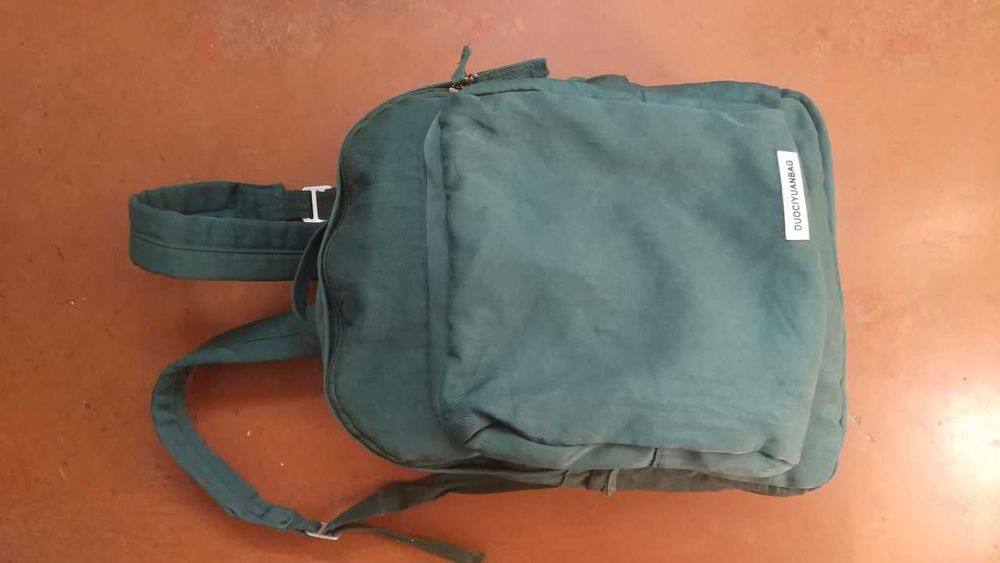 Рюкзак средний в отл состоянии