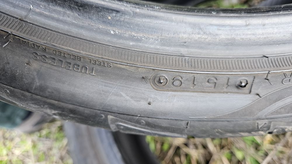 2бр гуми 235 35 19