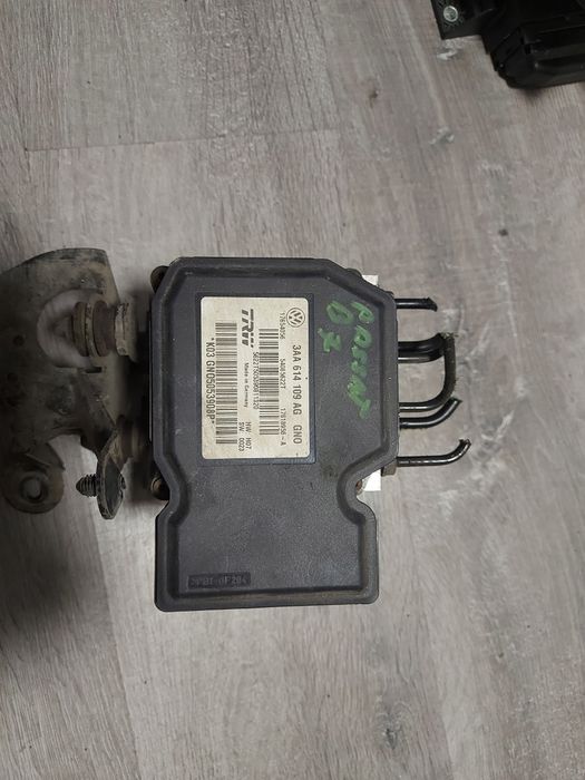 Pompa unitate abs vw passat b7 cod 3AA614109AG