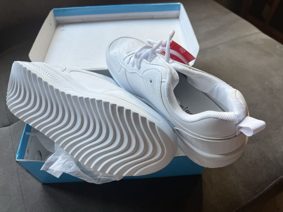 Маратонки - бели