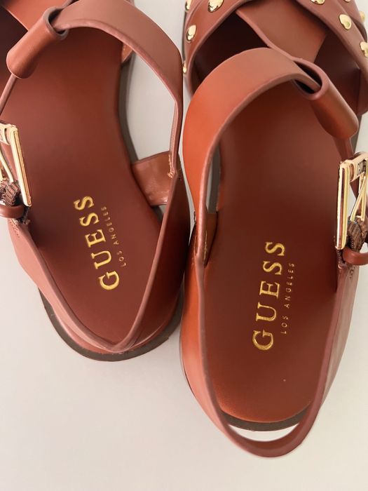 Кожени сандали Guess