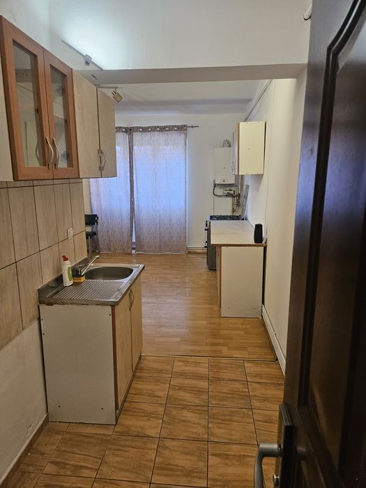 Ultra-Central Sibiu: 2 camere la casă, curte, Pasajul Școlii