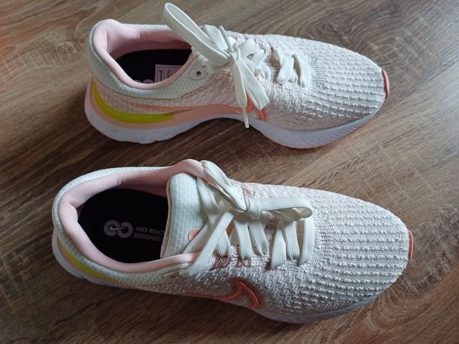 Nike дамски маратонки 38.5