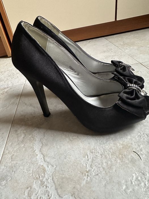 Официални сатенени обувки