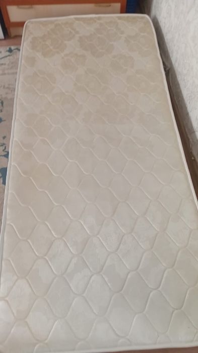 Продам матрас б/у