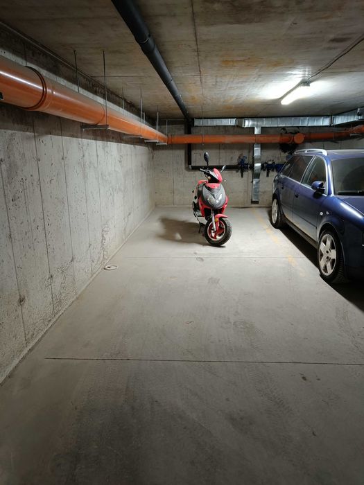 Дава се под наем Гараж / Паркомясто в София, Манастирски ливади - 16 кв.м за 91.8 € - Снимка #1