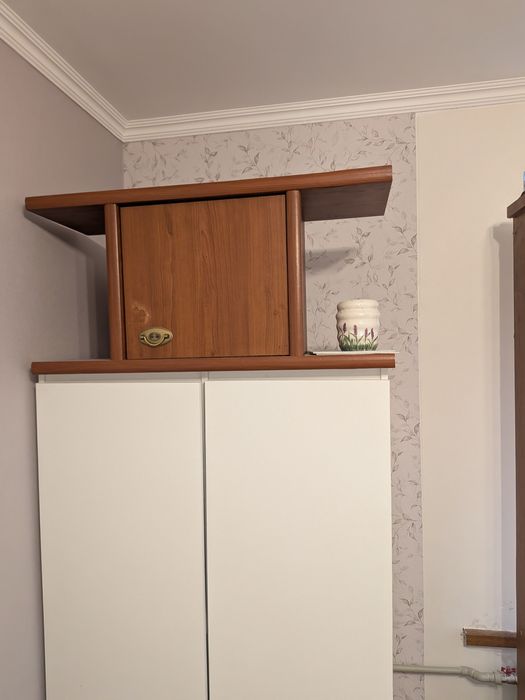 Стол письменный и пенал с полкой