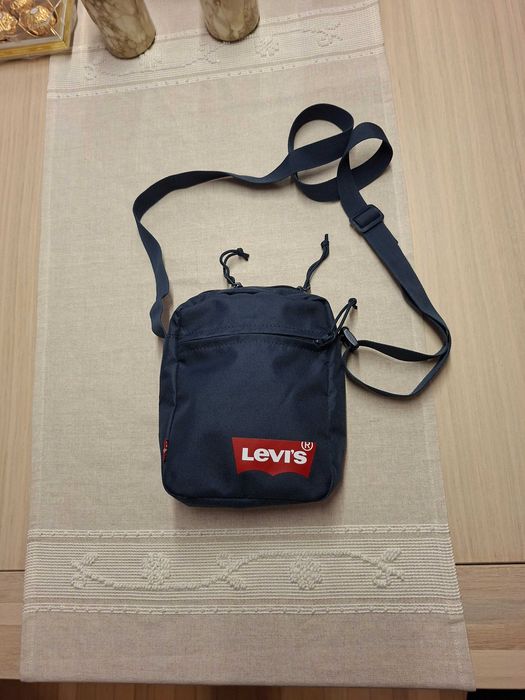 Мъжка чантичка Levi's