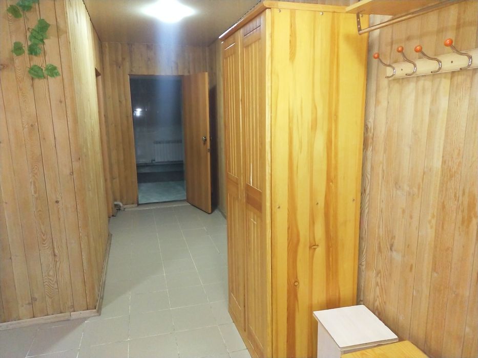 Сауна бассейном и бильярдом караоке.