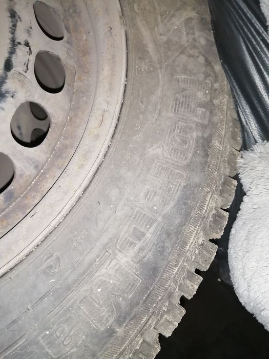 Продаю резину с дисками