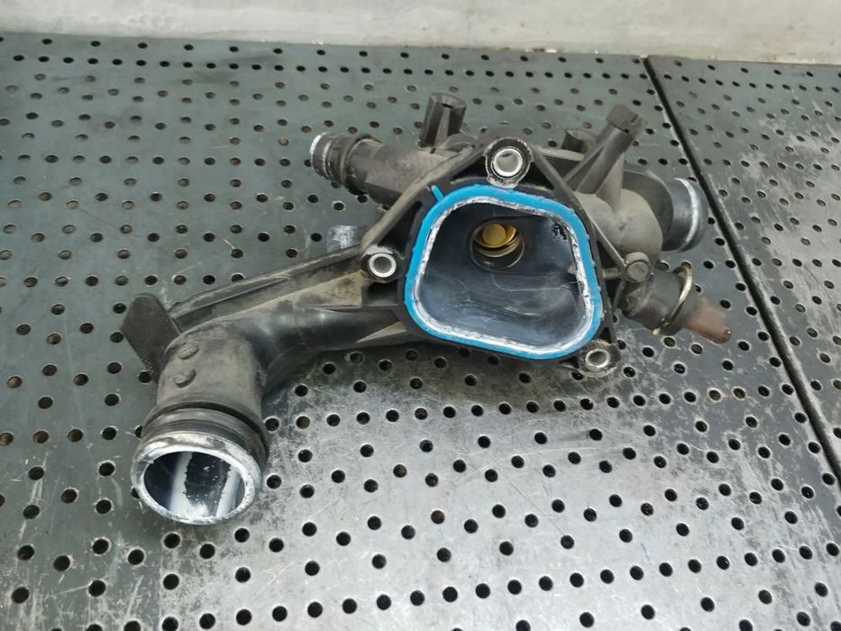 carcasa termostat 1.2 vti peugeot 208