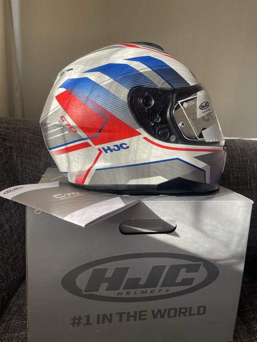 Каска HJC - C70 нова