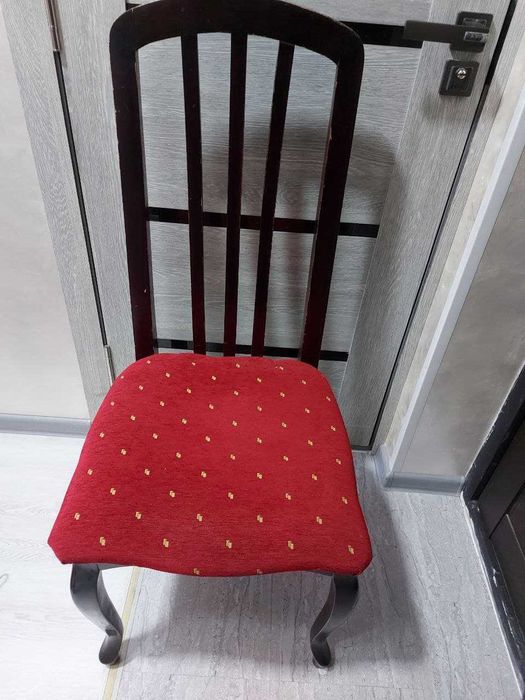 СТОЛ И СТУЛЬЯ  б/у 1 шт стол 6 шт стулья