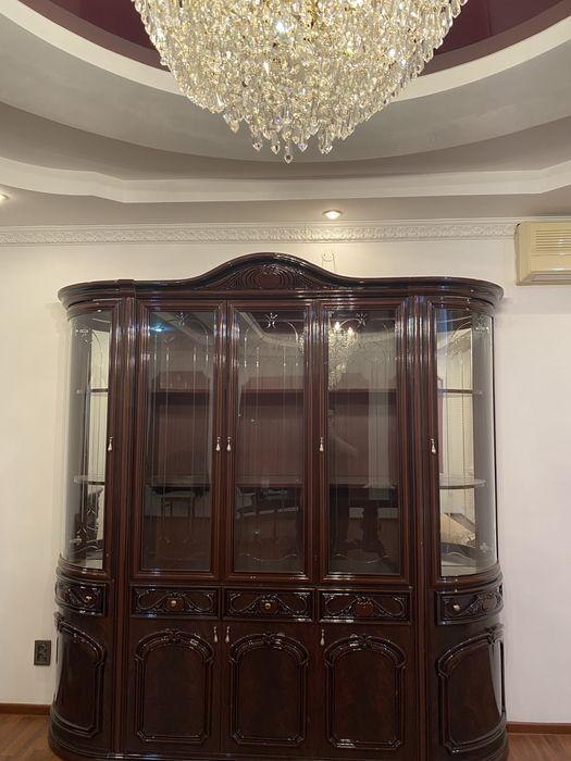 Сервант производство Италия