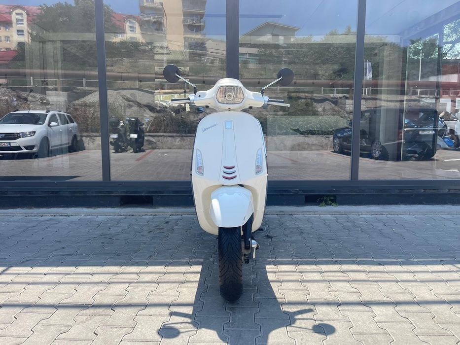 Vespa Sprint - 125 cc - Transport Gratuit - Garantie -