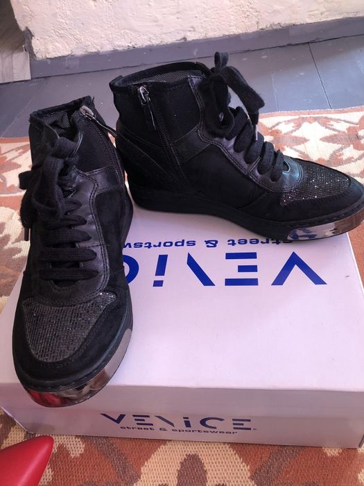 Продавам дамски обувки