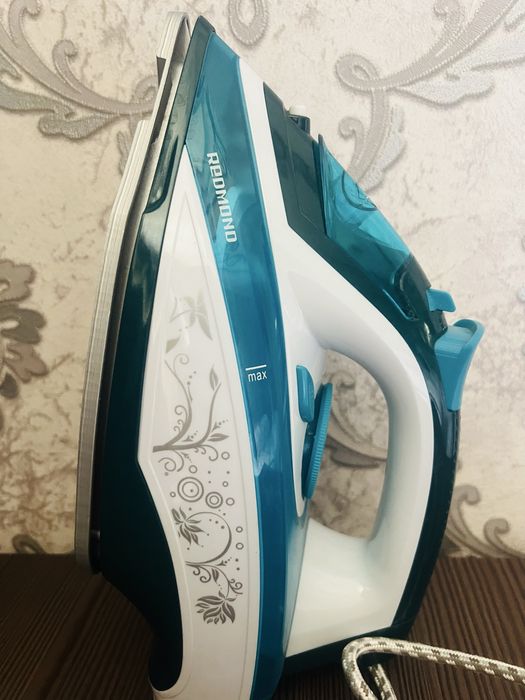 Срочнооо!!! Продам утюг, фирма Redmond почти новый